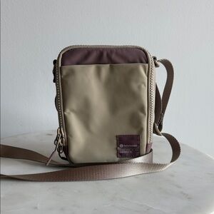 NWOT Lululemon athletica Beige and Brown Belt Bag